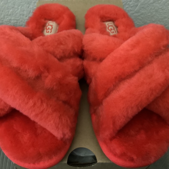 UGG® Scuffita Fluffy Slip-On Sandals - Picture 3 of 9